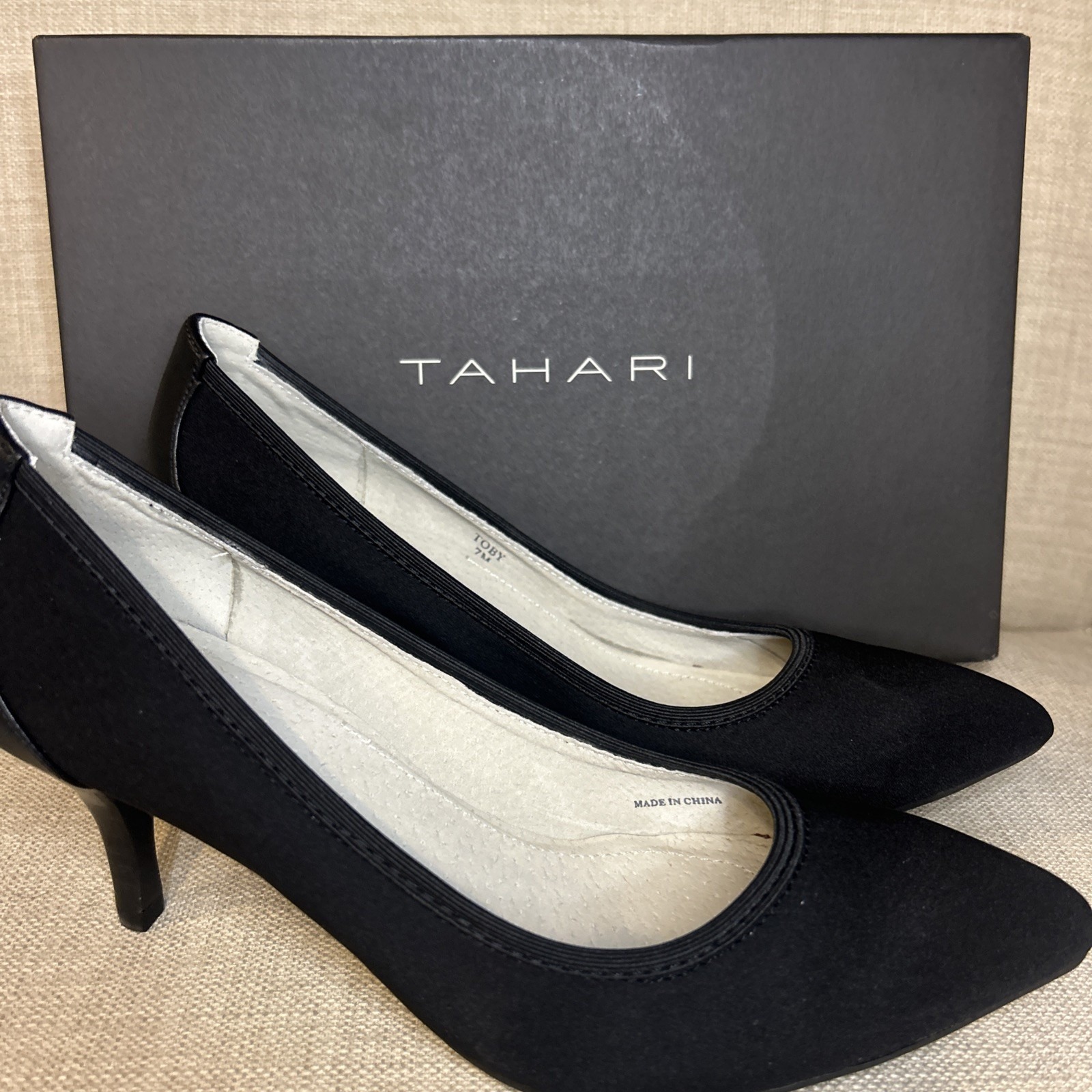 Tahari Pumps 7 Heels Black Pointed Toe Stiletto Office Classic Fabric & Leather